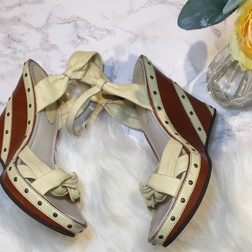 Fendi leather  knot front white wedges